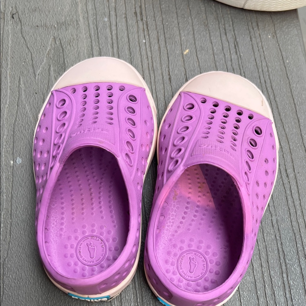 Kids Purple Natives. Size (toddler) 4